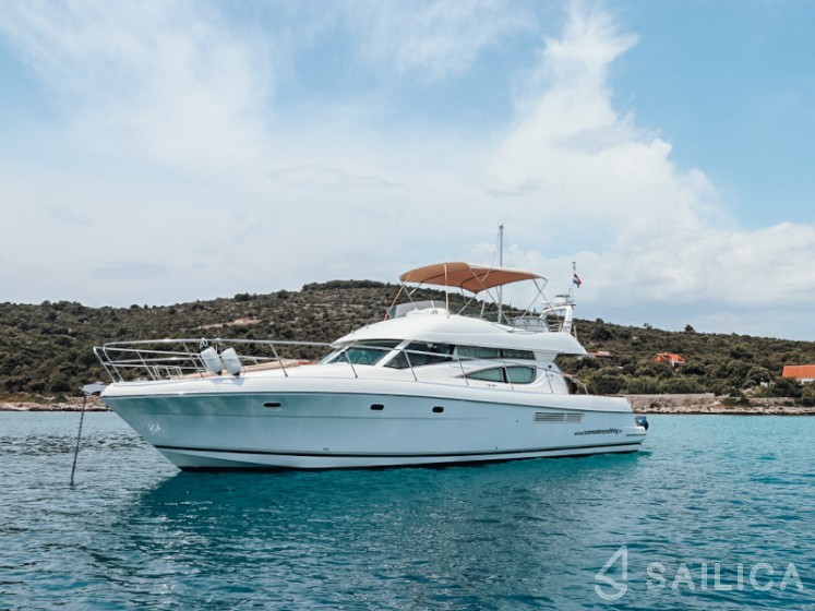 Prestige 46 Fly - Yacht Charter Sailica