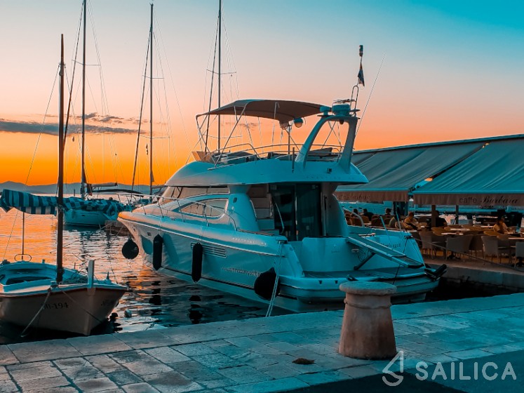 Prestige 46 Fly - Yacht Charter Sailica
