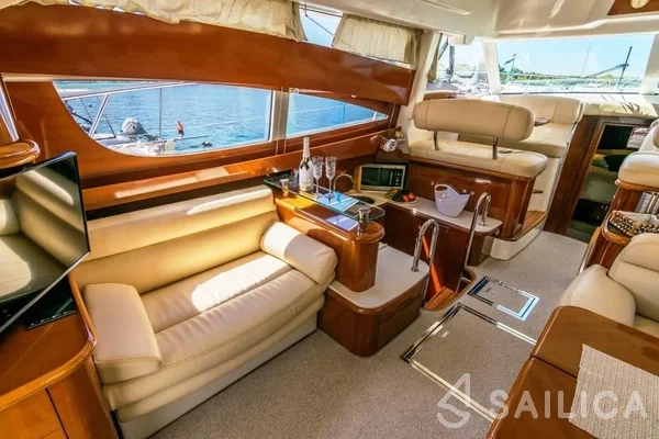 Prestige 46 Fly - Yacht Charter Sailica