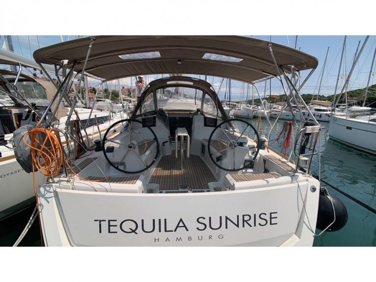 Sun Odyssey 389 - Yacht Charter Sailica