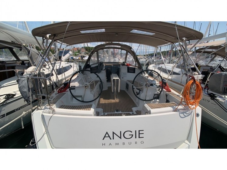 Sun Odyssey 389 - Yacht Charter Sailica