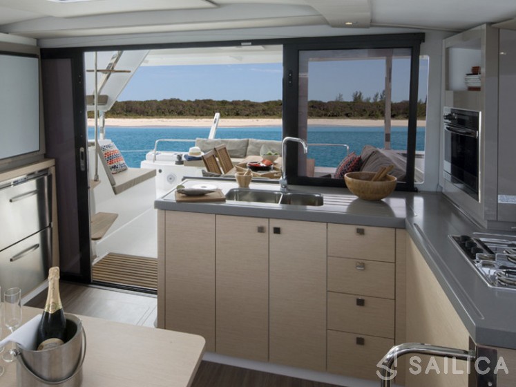 Lucia 40 - Yacht Charter Sailica
