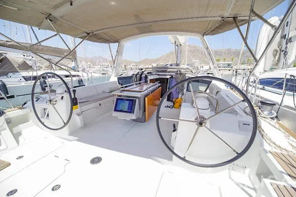Oceanis 45 - Yacht Charter Sailica