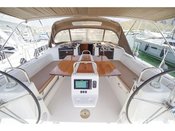 Dufour 460 GL - Yacht Charter Sailica