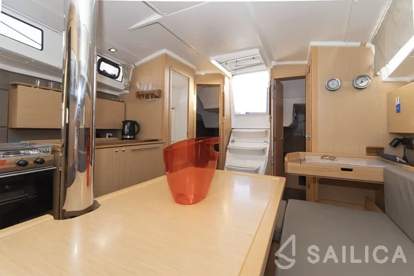 Oceanis 38 - Yacht Charter Sailica