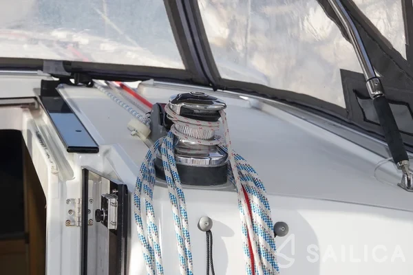 Oceanis 38 - Yacht Charter Sailica