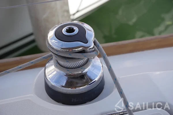 Oceanis 38 - Yacht Charter Sailica