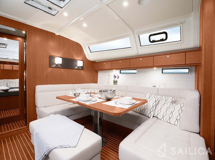 Bavaria 51 Cruiser - Yacht Charter Sailica