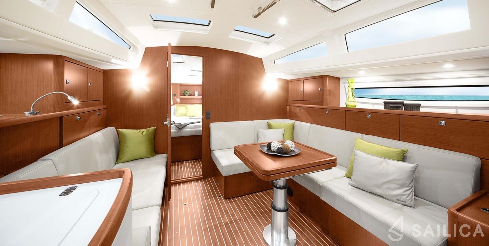 Bavaria Vision 42 - Yacht Charter Sailica