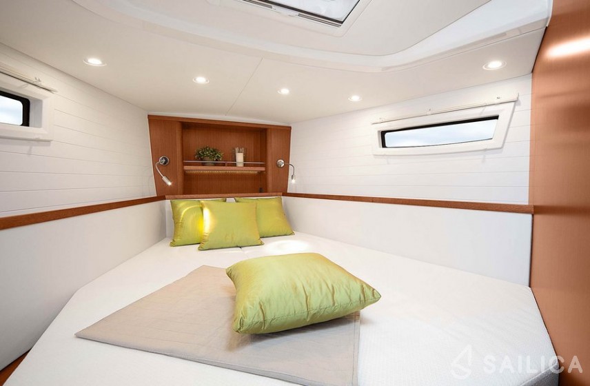 Bavaria Vision 42 - Yacht Charter Sailica