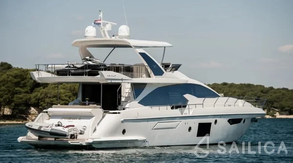 Azimut 72 - Yacht Charter Sailica