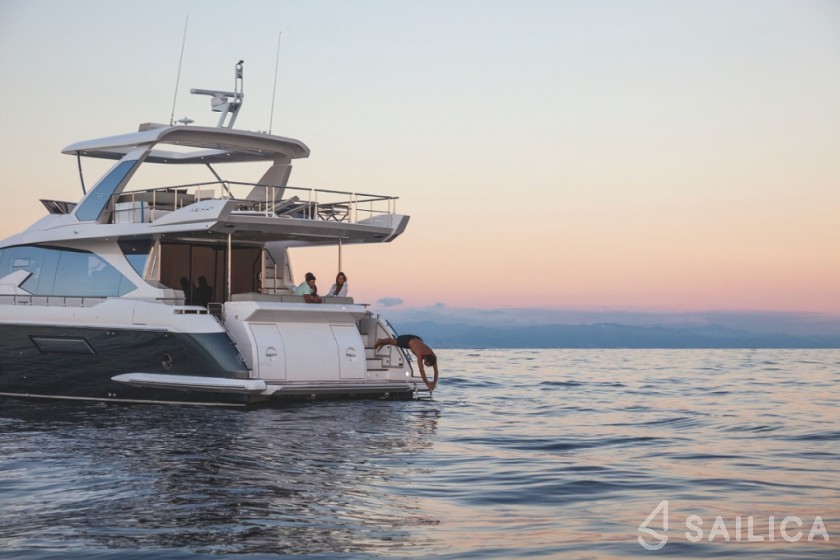 Azimut 72 - Yacht Charter Sailica
