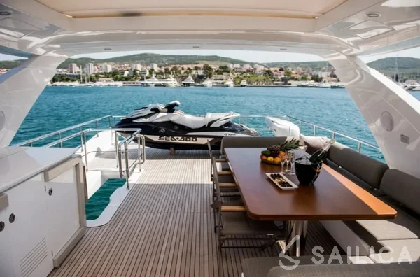 Azimut 72 - Yacht Charter Sailica