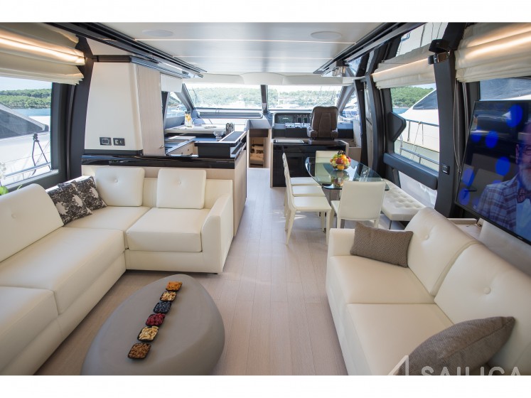 Azimut 72 - Yacht Charter Sailica