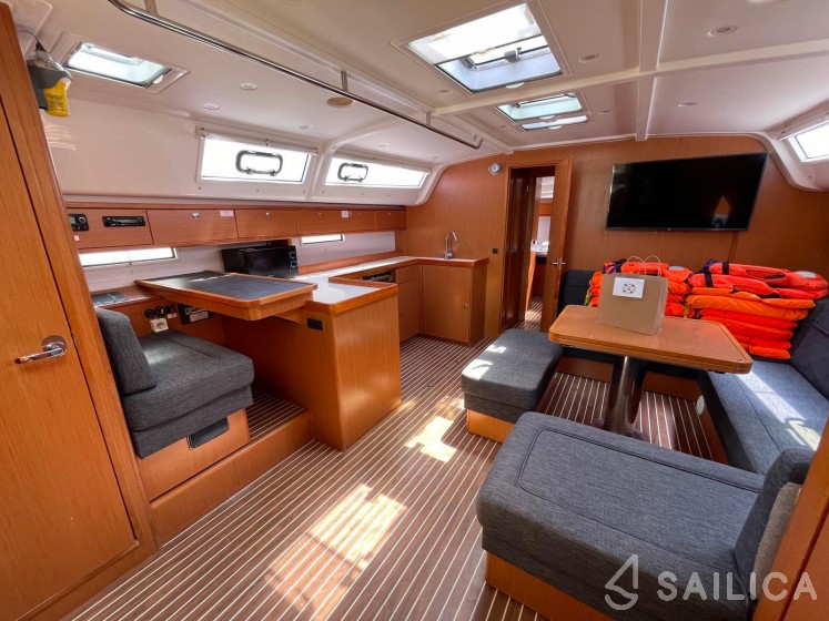 Bavaria 51 Cruiser - Yacht Charter Sailica