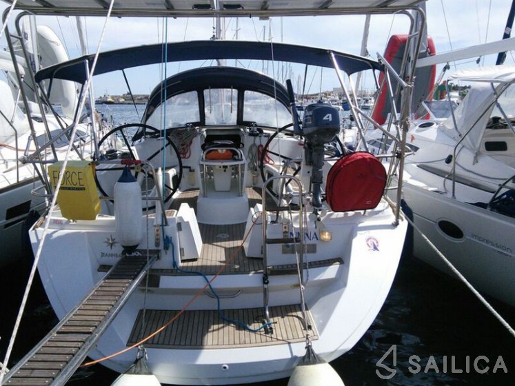 Sun Odyssey 45 - Yacht Charter Sailica