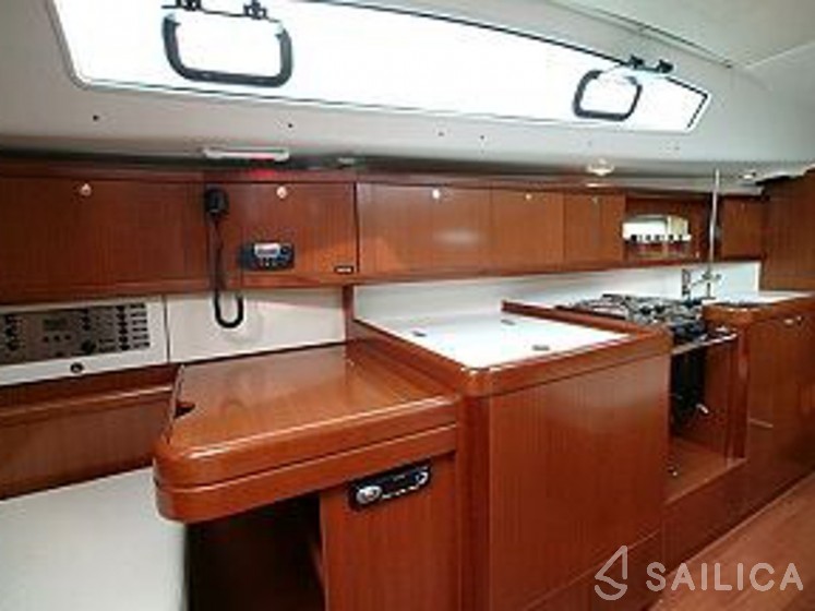 Oceanis 40 - Yacht Charter Sailica