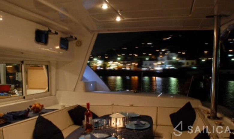 Lagoon 440 - Yacht Charter Sailica