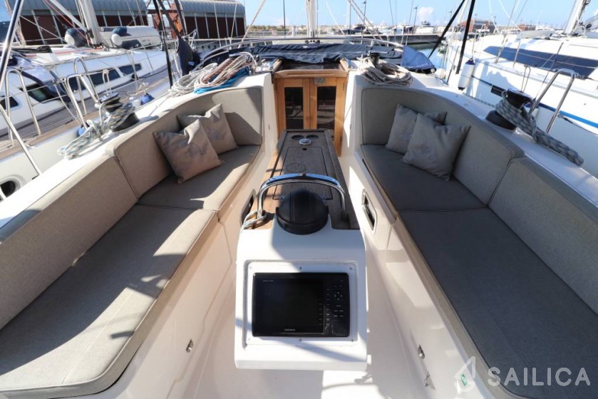 Bavaria Cruiser 41 - Yacht Charter Sailica