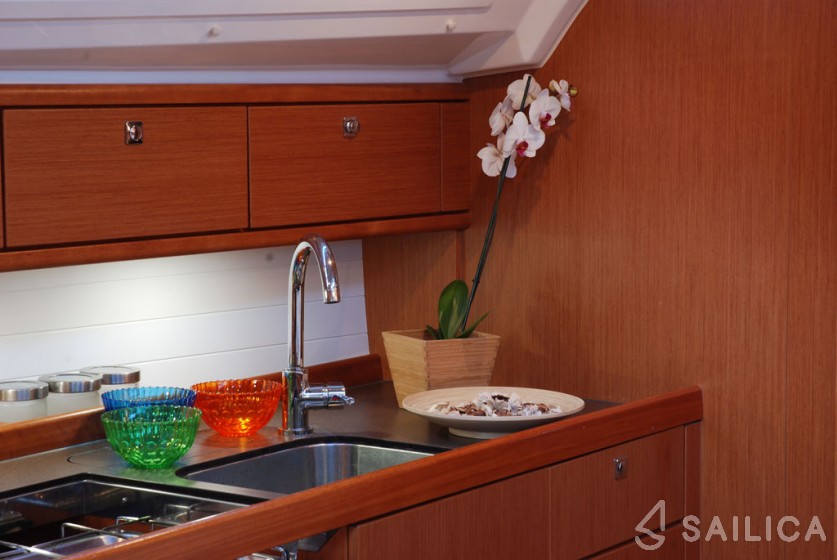 Bavaria Cruiser 41 - Yacht Charter Sailica