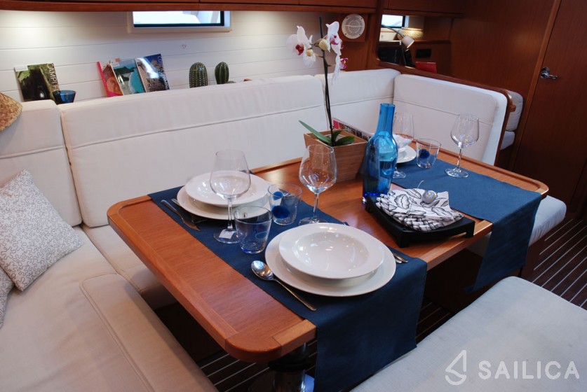 Bavaria Cruiser 41 - Yacht Charter Sailica