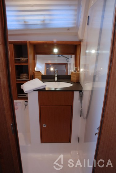 Bavaria Cruiser 41 - Yacht Charter Sailica