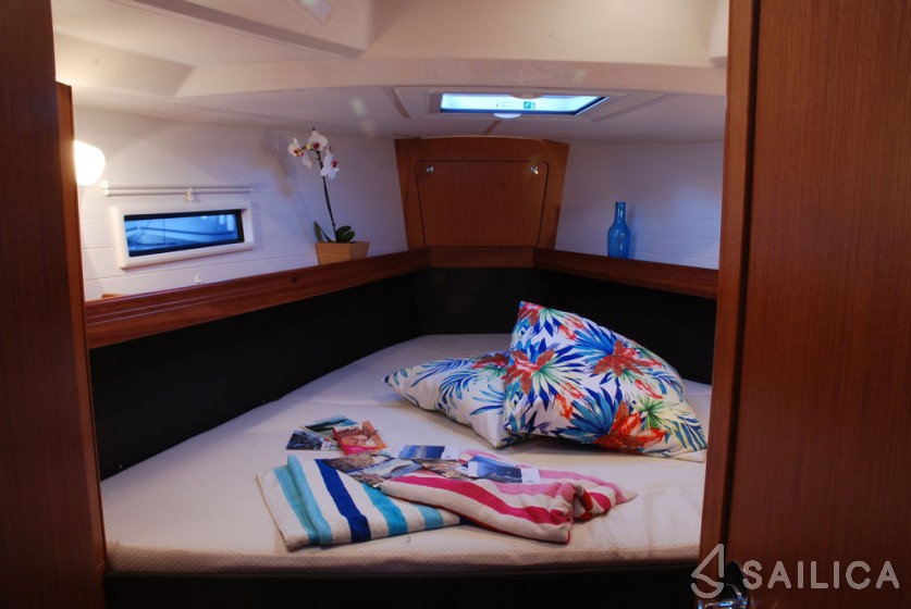 Bavaria Cruiser 41 - Yacht Charter Sailica