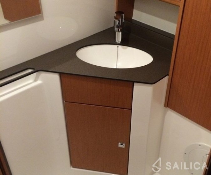 Bavaria 46 Cruiser - Yacht Charter Sailica
