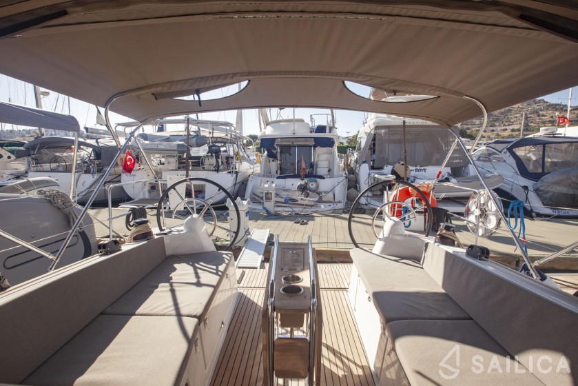Sun Odyssey 380 - Yacht Charter Sailica