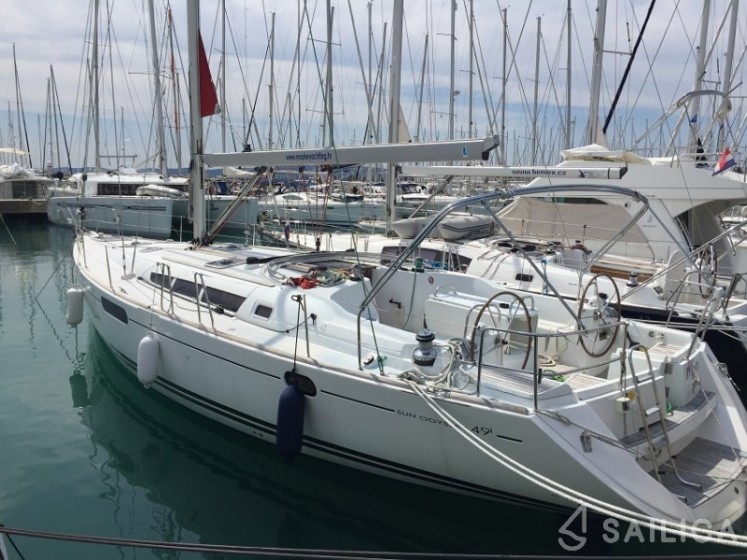 Sun Odyssey 49i - Yacht Charter Sailica