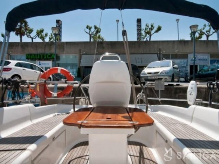 Bavaria 37 Cruiser - Yacht Charter Sailica