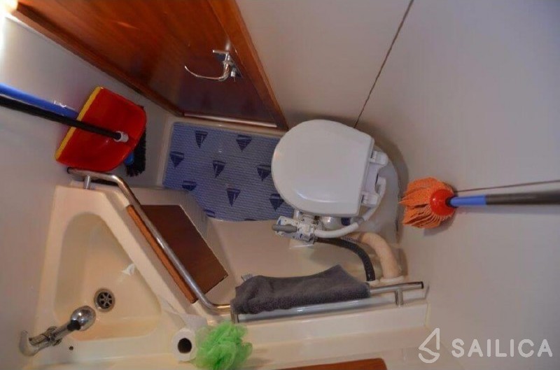 Elan 434 Impression - Yacht Charter Sailica