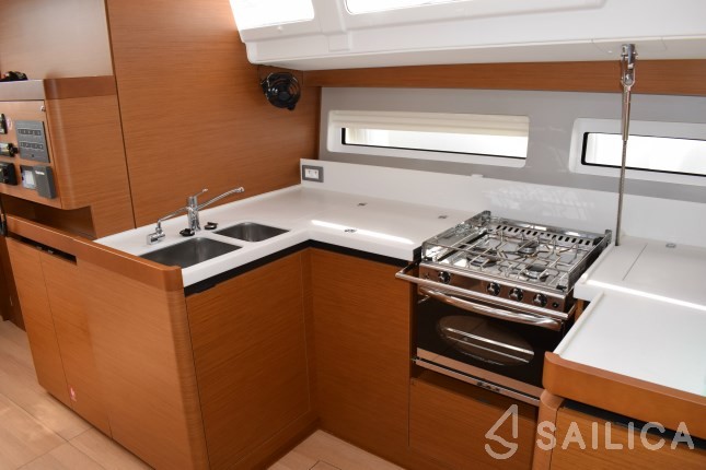 Sun Odyssey 490 - Yacht Charter Sailica