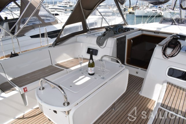 Sun Odyssey 519 - Yacht Charter Sailica