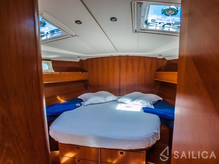 Sun Odyssey 54DS - Yacht Charter Sailica