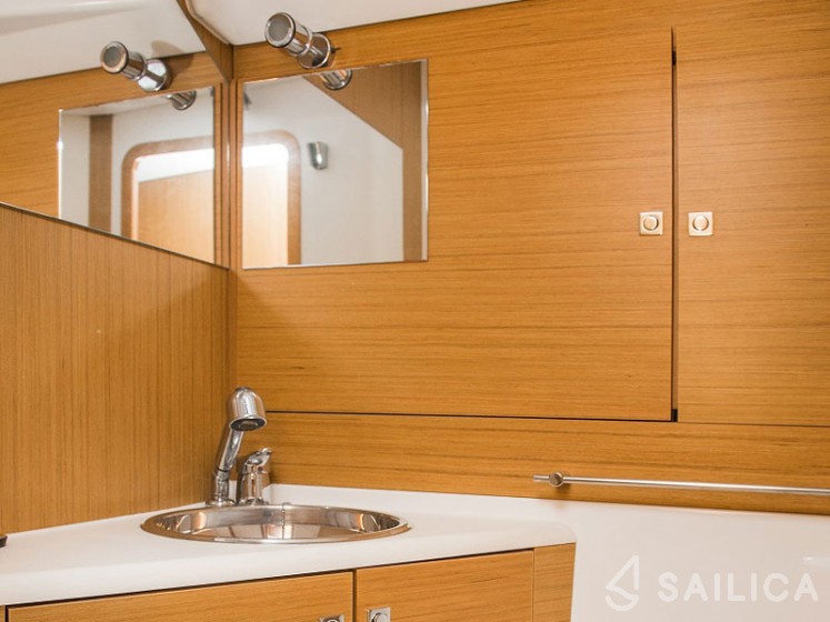 Sun Odyssey 49i - Yacht Charter Sailica