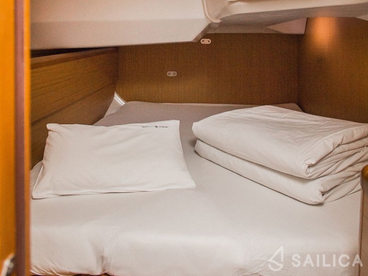 Sun Odyssey 49i - Yacht Charter Sailica