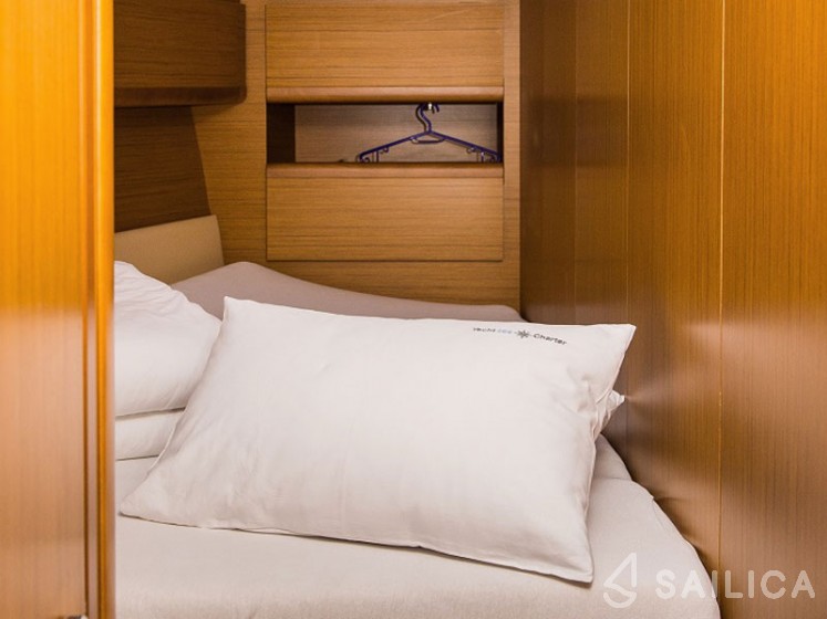 Sun Odyssey 49i - Yacht Charter Sailica