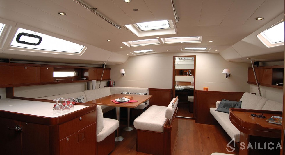 Oceanis 54 - Yacht Charter Sailica