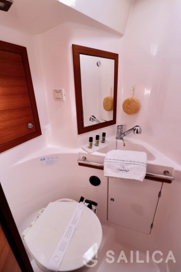 Salona 38 - Yacht Charter Sailica