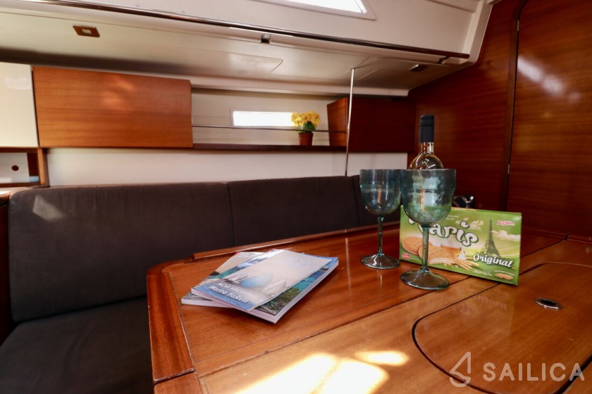 Salona 38 - Yacht Charter Sailica
