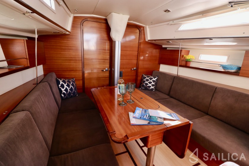 Salona 38 - Yacht Charter Sailica