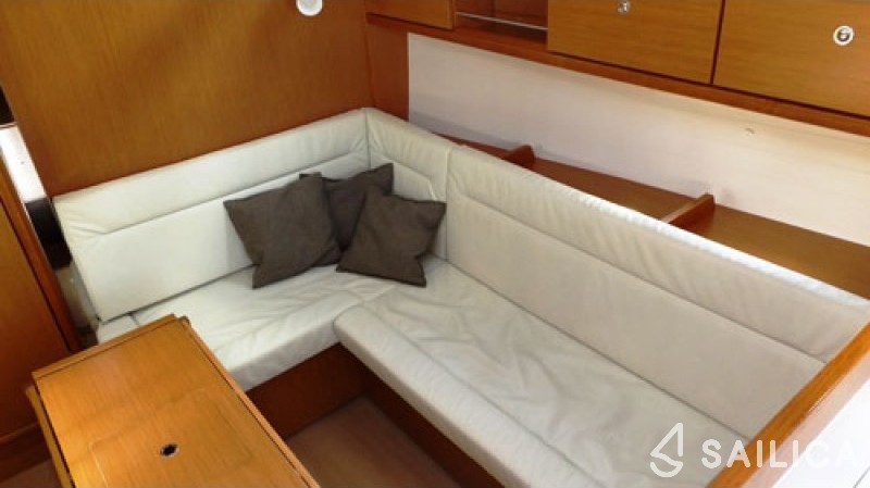 Bavaria 36 - Yacht Charter Sailica