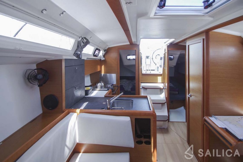 Sun Odyssey 349 - Yacht Charter Sailica