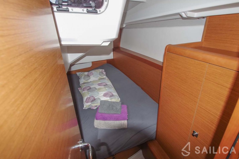 Sun Odyssey 349 - Yacht Charter Sailica