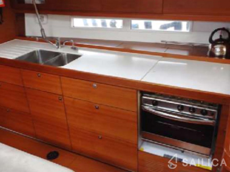 Dufour 450 GL - Yacht Charter Sailica
