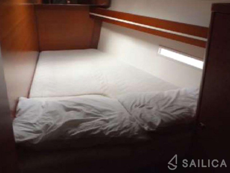 Dufour 450 GL - Yacht Charter Sailica