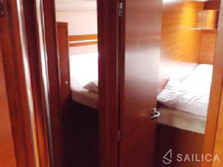 Dufour 450 GL - Yacht Charter Sailica