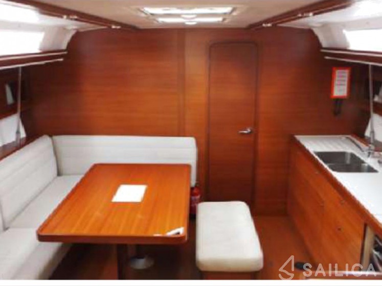 Dufour 450 GL - Yacht Charter Sailica