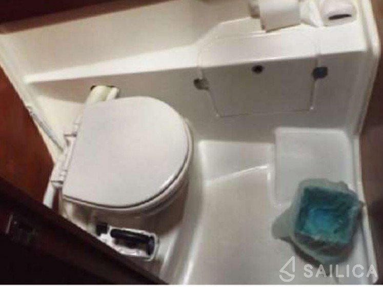Dufour 450 GL - Yacht Charter Sailica